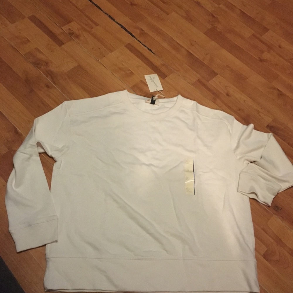 Women's Sweatshirt - Universal Thread Cream
Size large - Picture 2 of 4